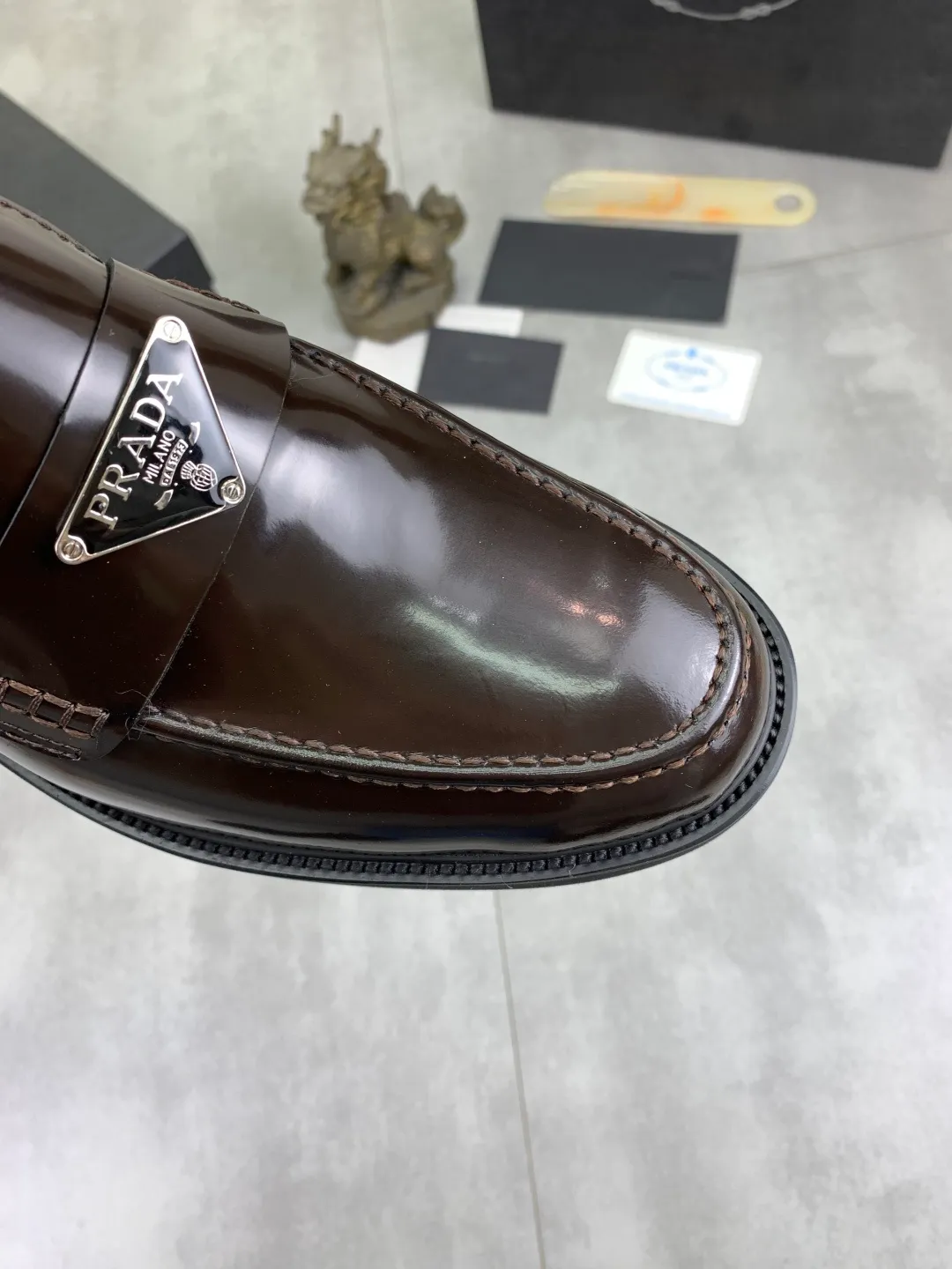 Men's shoes 💰P480 new style 💰 💎💎💎 water-dyed cow lining original order quality PRADA —🆘.Prada original purchase agent, high-end business leather shoes, fabric: imported from Italy cowhide material ➕ water-dyed cow lining/cowhide lining ➕ special original outsole, fine workmanship, real thing ^_^ Photographed 🎬size: 39-44